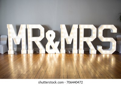 Mr And Mrs / Mr & Mrs Wedding Sign