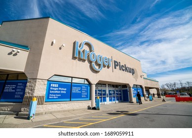 Mt. Carmel, Ohio / USA - March 30 2020: Storefront And Parking Lot For The First Kroger Pickup (Location Only) For Drive-through Retrieval Of Groceries Ordered Online. Helpful To Due To COVID-19.