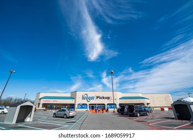 Mt. Carmel, Ohio / USA - March 30 2020: Storefront And Parking Lot For The First Kroger Pickup (Location Only) For Drive-through Retrieval Of Groceries Ordered Online. Helpful To Due To COVID-19.