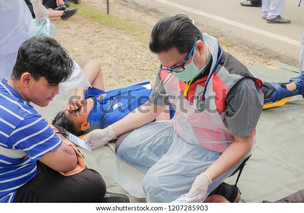 Muadzam Shah,\
Pahang - October 18th, 2018 : The medical team provided emergency\
treatment to victims during road accidents in  Inter Agency\
Disaster Training Program 2018\
.