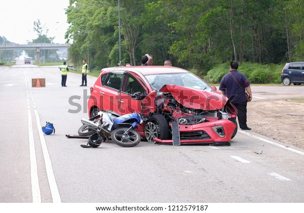 Muadzam Shah, Pahang - October 18th, 2018 : \
Car and motocycle condition after the accident during the Inter\
Agency Disaster Training Program\
2018