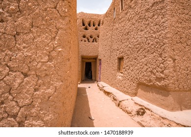 Mud Houses In The Street Of Desert City Agadez In Niger Africa 