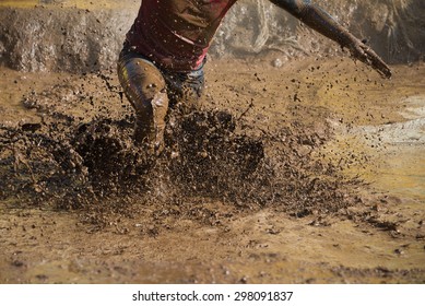 Mud Race Runners