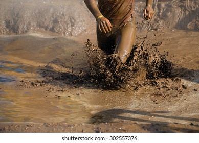 Mud Race Runners