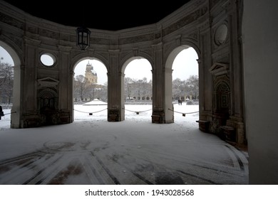 Muenchen Hofgarten Residenz Mit Blick Zur Theatinerkirche Im Winter