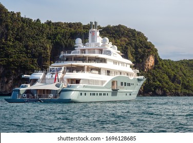 Muk, Thai - Feb 2019: Superyacht Radiant Owned By Emirate Billionaire Abdulla Al Futtaim In Indian Ocean. Huge Luxury Motor Yacht In Sea Near To Tropic Island. Designed By Tim Heywood, Glen Pushelburg