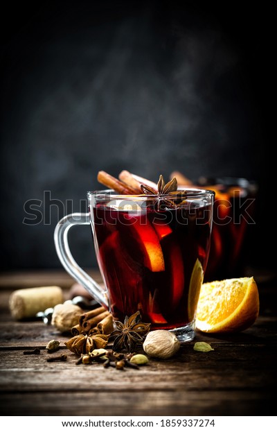 Mulled wine, hot\
warming drink with\
spices