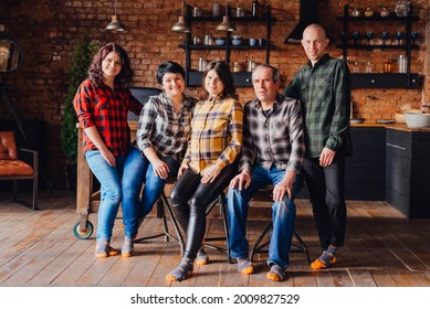 multi age family posing for photos