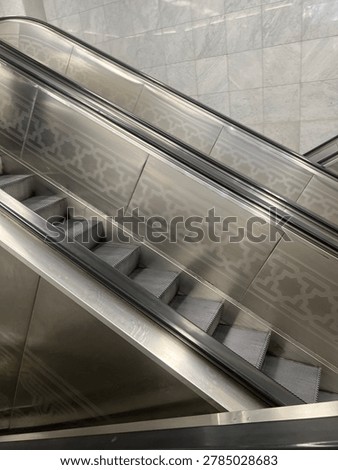 Multi level escalator to the upper floor