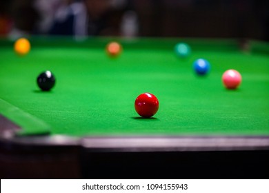 multicolor-snooker-ball-on-green-260nw-1094155943.jpg