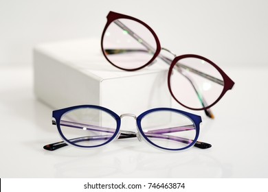 Multicolored fashionable glasses with white case