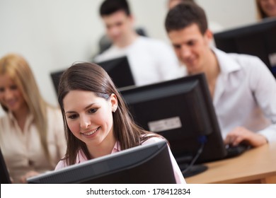 16,448 Students computer lab Images, Stock Photos & Vectors | Shutterstock