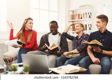 University students living jointly