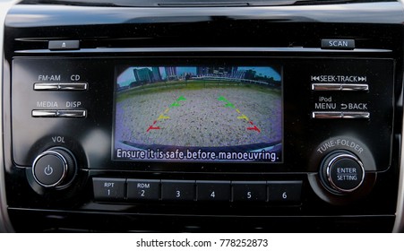 Multimedia with the reverse camera in the car.