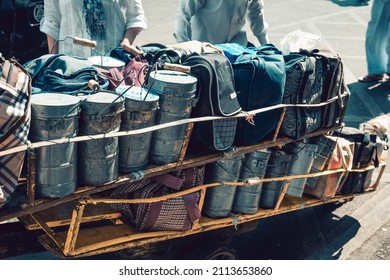 Mumbai, India, 18 November, 2019. Dabbawala Lunchbox Or Tiffin Box Delivery Service: Operators With Typical White Hat Delivering Lunchboxes With Warm Food From Home.