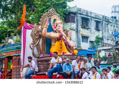 35 Ganesh chaturthi cars Images, Stock Photos & Vectors | Shutterstock