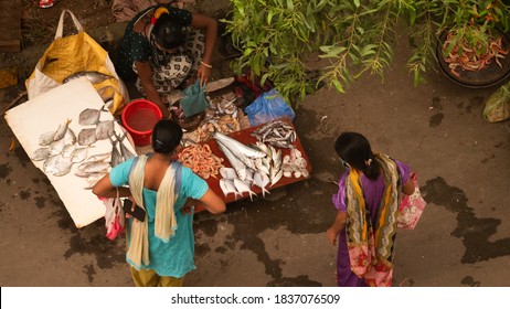 Mumbai Maharashtra India October 18th Year 2020 Arial Shot Of The People, Women Men And Kids On The Move For The Work And House Hold Requirement After Unlock In India 