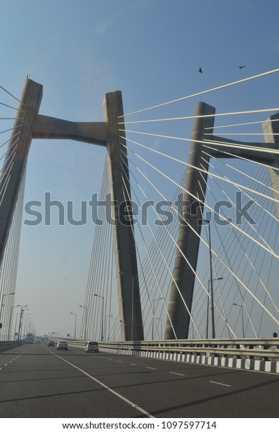 Mumbai sea link\
bridge