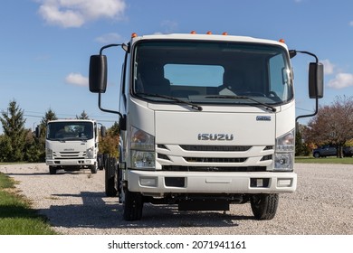 Muncie - Circa November 2021: Isuzu Motors Truck Dealership. Isuzu Is A Japanese Commercial Vehicle And Diesel Engine Manufacturer.