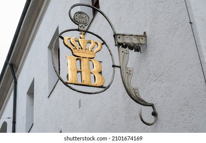 Munich January 2022: The State Hofbräuhaus Am Platzl Is A Beer Palace In Munich's Old Town On The Square.