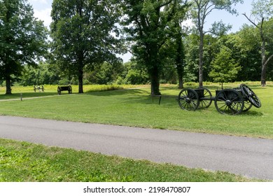 Murfreesboro, Tennessee -2022: Stones River National Battlefield. Battle Of Stones River Site, A Key Battle Of The American Civil War. Cannons, Caisons, And Limbers Mark The Union Battle Position. 