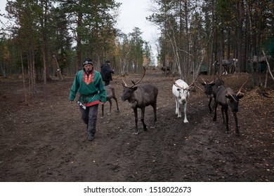 MURMANSK, RUSSIA - SEPTEMBER 18: Unidentified Sami People At Sami Village, A Finno-Ugric People Inhabiting Sápmi, Which Today Encompasses Large Northern Parts Of Norway, Sweden, Russia On Sep 18, 2019