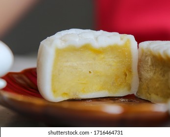 Musang King Durian Mochi That Made With 100% Durian Puree.