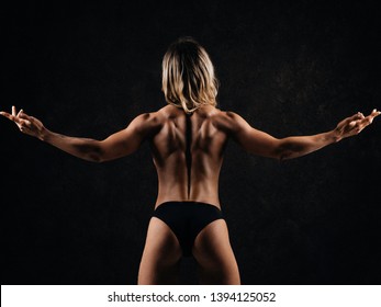 Pose Muscle Female Nude
