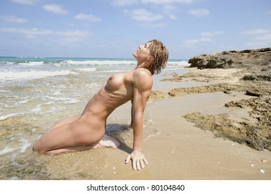 Muscular Nude Girl