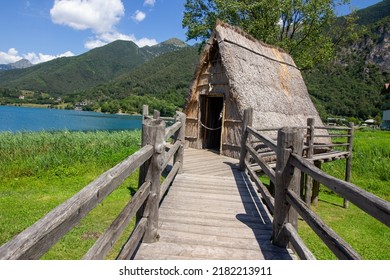 Museum Palafitte Lago Maggiore und Tenno Alpine Seen im Trentino Italienische Alpen Bezaubernde Landschaften unter den Bergen Europas 