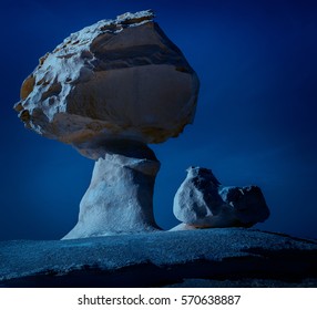 Mushroom And Chicken In A Moon Light - Famous Limestone Sculptures From Natural Park Of White Desert At Night. Nature Landmarks Of Wildlife In Western Sahara And Popular Tourist Objects Of Egypt.