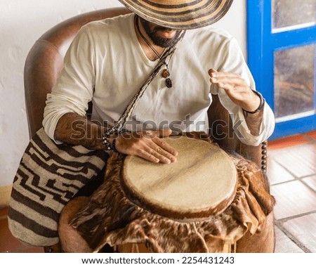 musician playing colombian traditional cumbia Foto stock © 