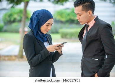 159 Muslims in their attire Images, Stock Photos & Vectors | Shutterstock