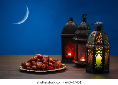 3,974 Ramadan kareem shining moon Images, Stock Photos & Vectors ...