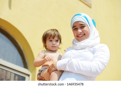 8,905 Muslim woman baby Images, Stock Photos & Vectors | Shutterstock