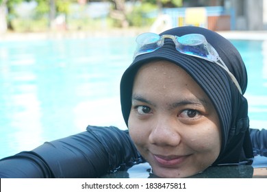 Muslim Female Swimmer Resting By Pool Stock Photo 1838475811 | Shutterstock