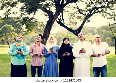Muslim Friends Using Social Media