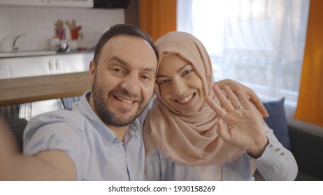 7,015 Muslim woman hug Images, Stock Photos & Vectors | Shutterstock