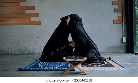 Muslim Woman Traditional Clothing Hijab Greeting Stock Photo 2008442288 ...