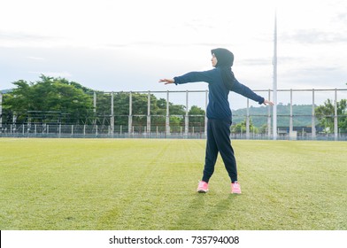 Hijab Workout Images Stock Photos Vectors Shutterstock