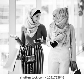 Muslim Women Hijab Go Shopping