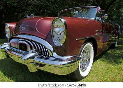 1954 buick images stock photos vectors shutterstock https www shutterstock com image photo muttontown ny usa 82618 1954 buick 1426754498