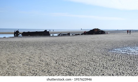 1,055 Ships carrying sand Images, Stock Photos & Vectors | Shutterstock