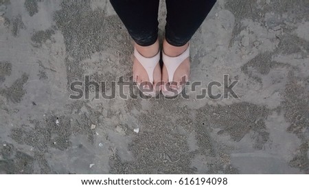my feet on the beach / let's go to the sea