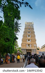 Mysore, Karnataka, India - November 25th,2018 : A Group Of Tourists Visiting Mysore Palace, A Historical Palace And A Royal Residence Of The Wadiyar Dynasty Of Mysore.