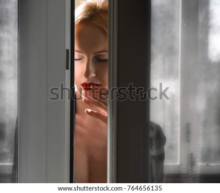 Remarkable idea Naked chick opens door casually, not Think, Naked chick opens door confirm. join