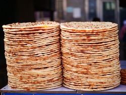 Naan,Outdoor Street Vendors Sell,Traditional Pasta Roasting