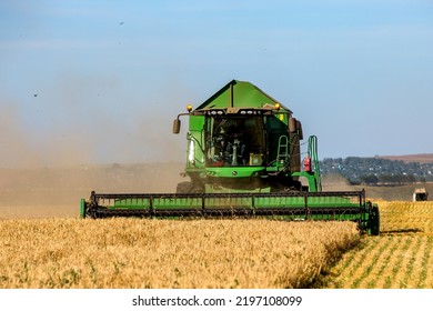 Naberezhnye Chelny, Tatarstan, Russia - 08.19.2022: Combine Harvester In The Field At Work