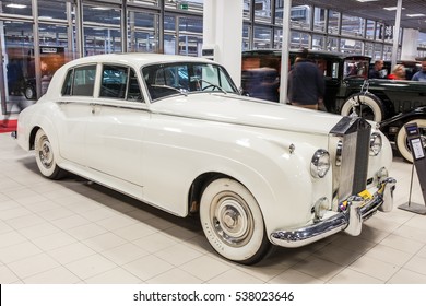 Old Rolls Royce Images Stock Photos Vectors Shutterstock