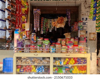 Nagore,TamilNadu, INDIA - April 20, 2022: Small Street Shop Which Sell Many Product For Daily Life In India